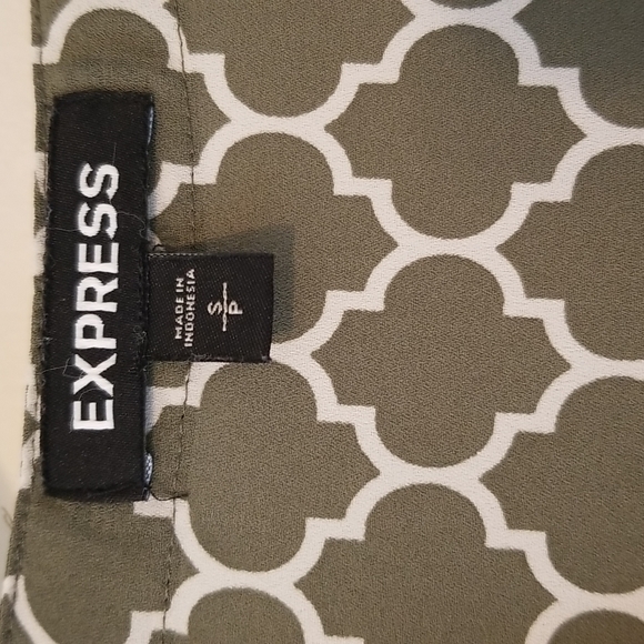 Express Patterned Shirt - Picture 2 of 5